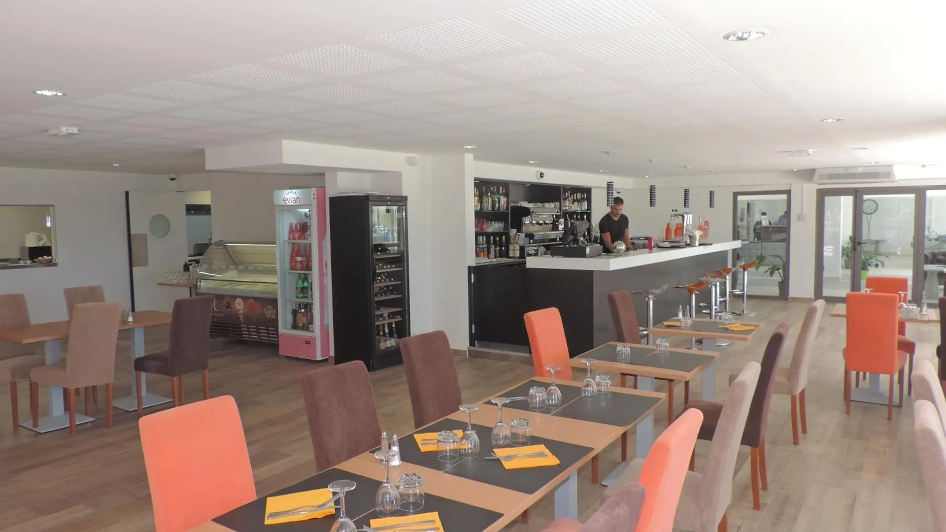 Studio Nuitee En Provence 2 Éguilles 0*,  프랑스